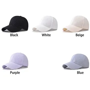 Berretti da baseball in cotone testurizzato in nero, bianco, beige, viola e blu