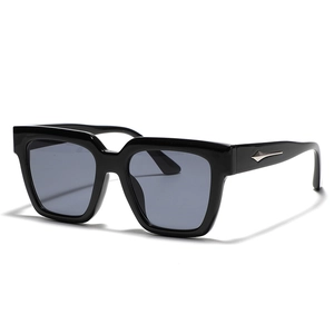 Retro Square Sunglasses For Men And Women PC Frame AC Lens UV400 Protection Rivet Decor Fashion Streetwear Travel