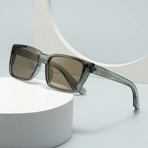 Square Frame Sunglasses UV400 Protection Retro Rectangular Style Plastic Tinted Lenses Star Rivet Modern Unisex Streetwear