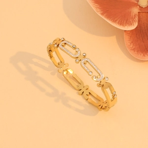 Fashionable gold-plated hollow chain bracelet with sparkling white rhinestones for women