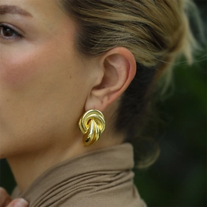 Elegant 18K gold pleated knot earrings for women with minimalist silk scarf knot design