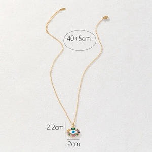 Dettaglio del ciondolo malocchio con misura di 2,2cm e catena da 40+5cm