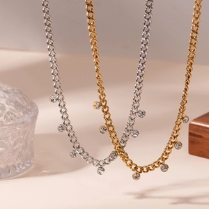 Titanium Steel 18K Gold Plated Cuban Link Chain Necklace With Round Rhinestone Pendants For Women Vintage Jewelry