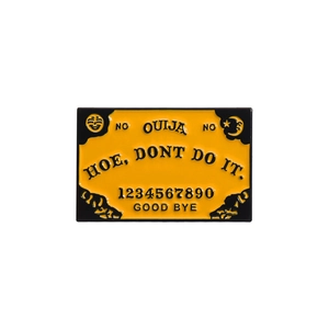 Insigne en émail de planche Ouija gothique jaune et noir pour vestes et sacs à dos