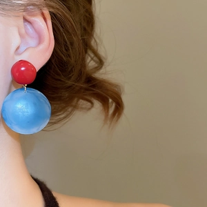 Chic red and blue resin double sphere drop earrings with minimalist geometric design