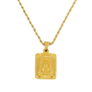 Collier en acier inoxydable plaqué or 18K avec pendentif carré et la lettre A