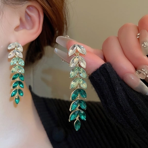 Luxurious green gradient leaf tassel earrings with sparkling rhinestones for women