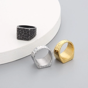 Vintage hammered texture square stainless steel rings in black, silver and gold tones