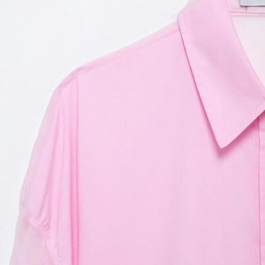 Camicia rosa a maniche lunghe in organza con patchwork e dettagli eleganti sul colletto