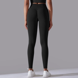 Detail der nahtlosen Leggings mit hoher Taille und V-Naht für einen Push-up-Effekt