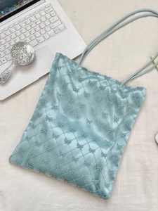 Grand sac cabas matelassé bleu clair avec broderie nœud et rubans pour femmes