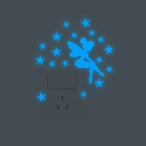 Adesivi murali fata e stelle luminose blu per decorazione interruttore di casa