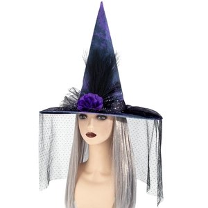Chapeau de sorcière gothique avec fleurs mauves, plumes et voile résille à pois