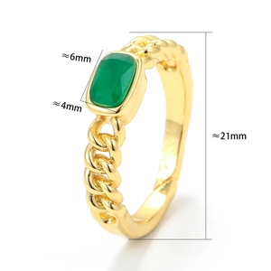Detailed size chart of vintage emerald gold ring with dimensions for green stone and band