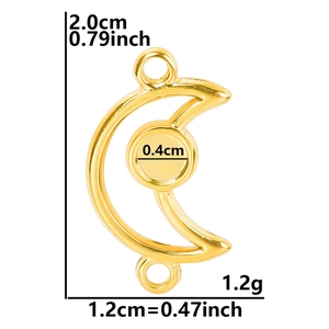 Detailed size chart of gold moon pendant with 0.79 inch height and 0.47 inch width specifications