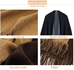 Dettagli dello scialle in maglia double-face con colori a contrasto e frange