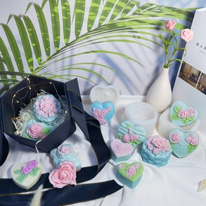 Moule en silicone cœur de rose pour savon et bougies avec détails floraux en relief