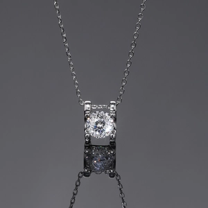 Minimalist S925 silver necklace with brilliant round cut zircon in a parallel prong setting