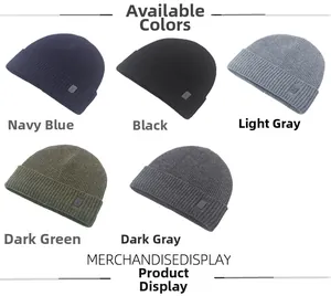 Bonnets en laine d'hiver en cinq couleurs : bleu marine, noir, gris et vert.