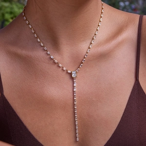 Collier en Y en acier inoxydable doré 18 carats avec zircons blancs de forme carrée
