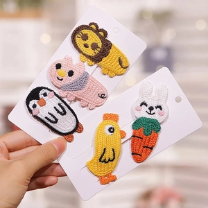 Set di cinque graziose mollette per capelli in maglia fatte a mano con animaletti