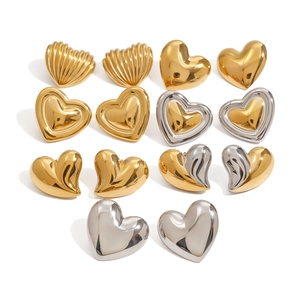 Set of eight pairs of heart-shaped stainless steel earrings in gold and silver finishes