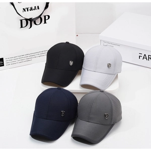 Lot de 4 casquettes de baseball en mesh noir, blanc, marine et gris avec logo