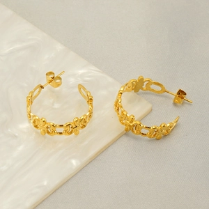 Elegant gold-plated titanium steel interlocking chain earrings in a luxury hollow design