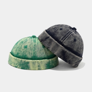 Bonnets docker rétro en denim délavé vert et bleu avec texture vintage usée