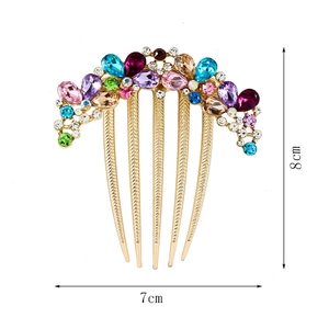 Luxurious 7x8cm golden alloy hair comb with colorful rhinestones in royal vintage style