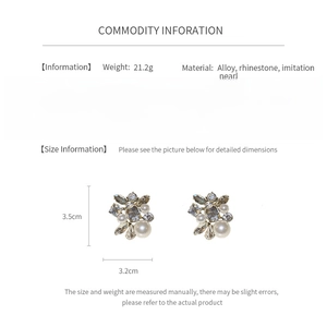 Detailed size and material guide for vintage pearl earrings with alloy and rhinestones