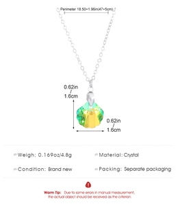 Detailed size and weight specifications for the gradient crystal shell pendant necklace