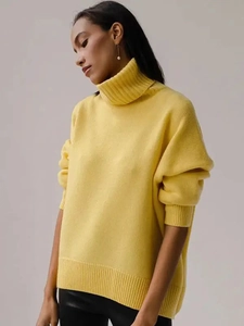 Pull à col roulé jaune surdimensionné avec poignets côtelés pour la mode automne-hiver