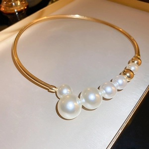 Vintage geometric gold collar necklace with white imitation pearls for women