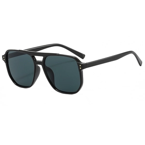 Classic double-bridge oversized aviator sunglasses with black frame and gold accents
