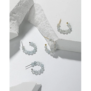 Orecchini a cerchio a C in argento S925 minimalisti con perle di labradorite blu-grigio