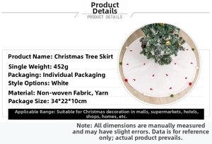 Détails de la jupe de sapin de Noël blanche montrant le tissu non tissé et le fil