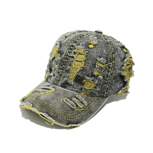Casquette de baseball rétro en coton délavé gris avec détails déchirés jaunes tendance