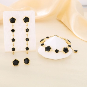 Trèfle Bracelet Boucles D'oreilles Longues Puces Acier Inoxydable Bijoux Verre Noir Fleur Accessoire De Mode Pour Femmes