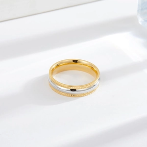 Anello bicolore in acciaio inossidabile placcato oro 18k con trama intrecciata e lucida