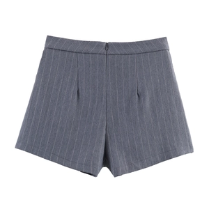 Short femme à fines rayures grises avec fermeture éclair invisible et style école Y2K