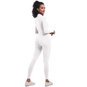 Vue détaillée du dos d'un body de sport blanc à manches longues avec coupe haute élasticité