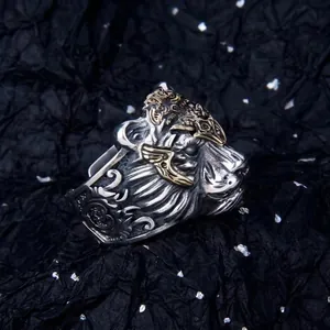 Vintage punk lion head ring in silver and gold dual-tone finish for men's fashion