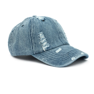 Casquette de baseball en jean bleu délavé avec effets d'usure vintage et déchirures