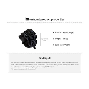 Détails de taille et matériau de la pince à cheveux fleur en tissu noir de 13 cm