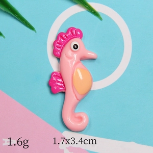 Pink resin seahorse DIY accessory for hair clips and crafts, 1.7x3.4cm size