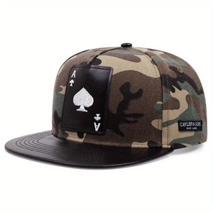 Casquette snapback hip hop en tissu camouflage avec visière en cuir noir et écusson d'as de pique