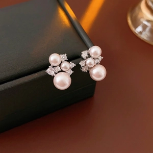French Vintage Flower Artificial Pearl Stud Earrings Copper Zircon Inlaid With Silver Earring Post For Women Elegant Jewelry