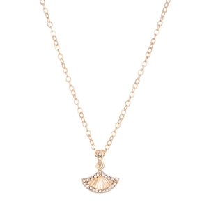 Elegante goldene Fächer-Halskette mit Zirkon-Besatz auf einer feinen Kette