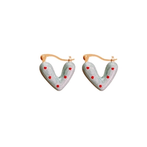 Boucles d'oreilles cœur à pois vert sauge et rouge avec anneaux dorés pour femme